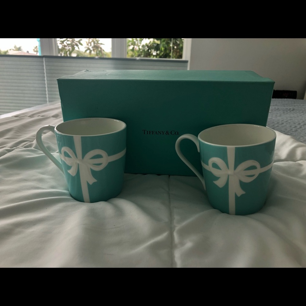 Tiffany Set Cups with Box